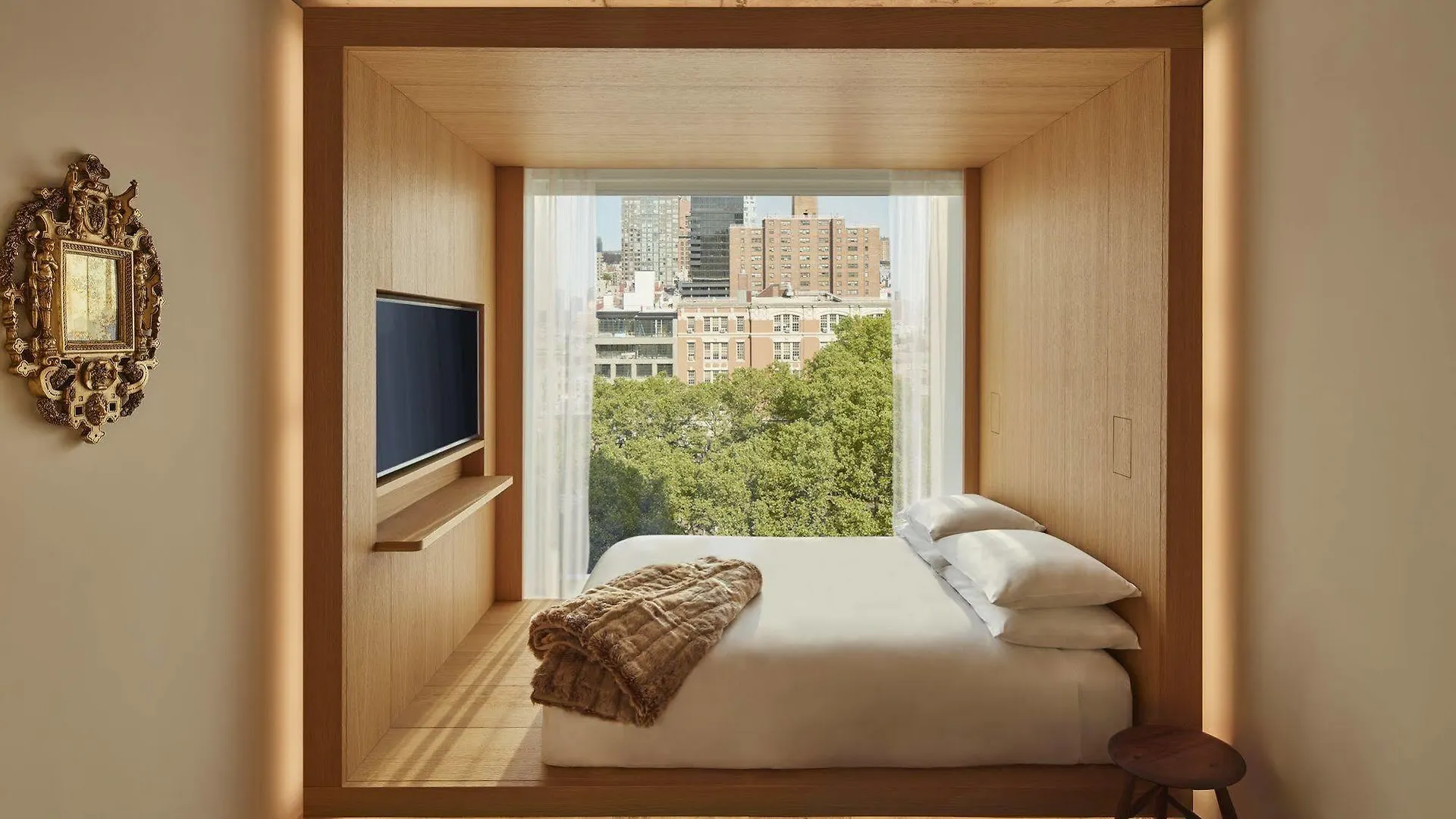 **** Hotel Public United States